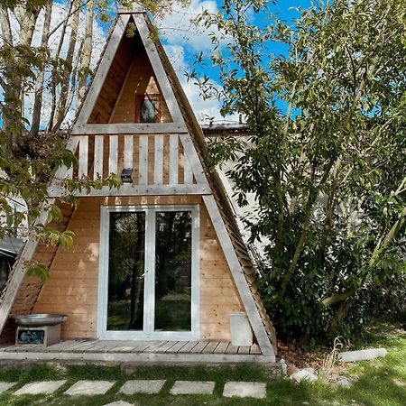 Le Chalet Tipi Avec Jacuzzi Et Jardin Труа Экстерьер фото